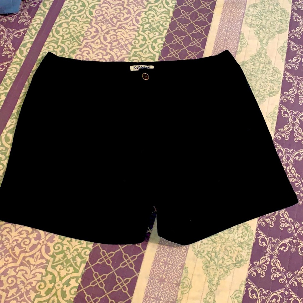 Old Navy black shorts